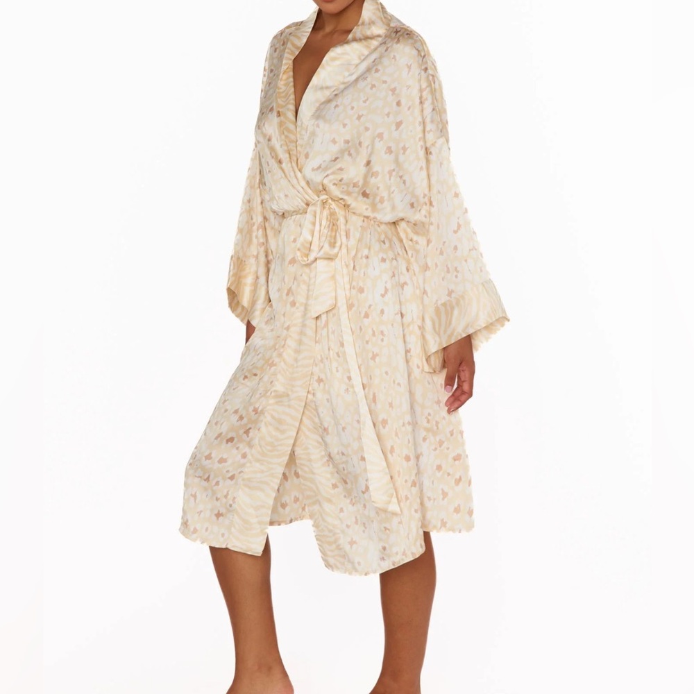 Show Me Your Mumu x Curateur The Harlow Robe
